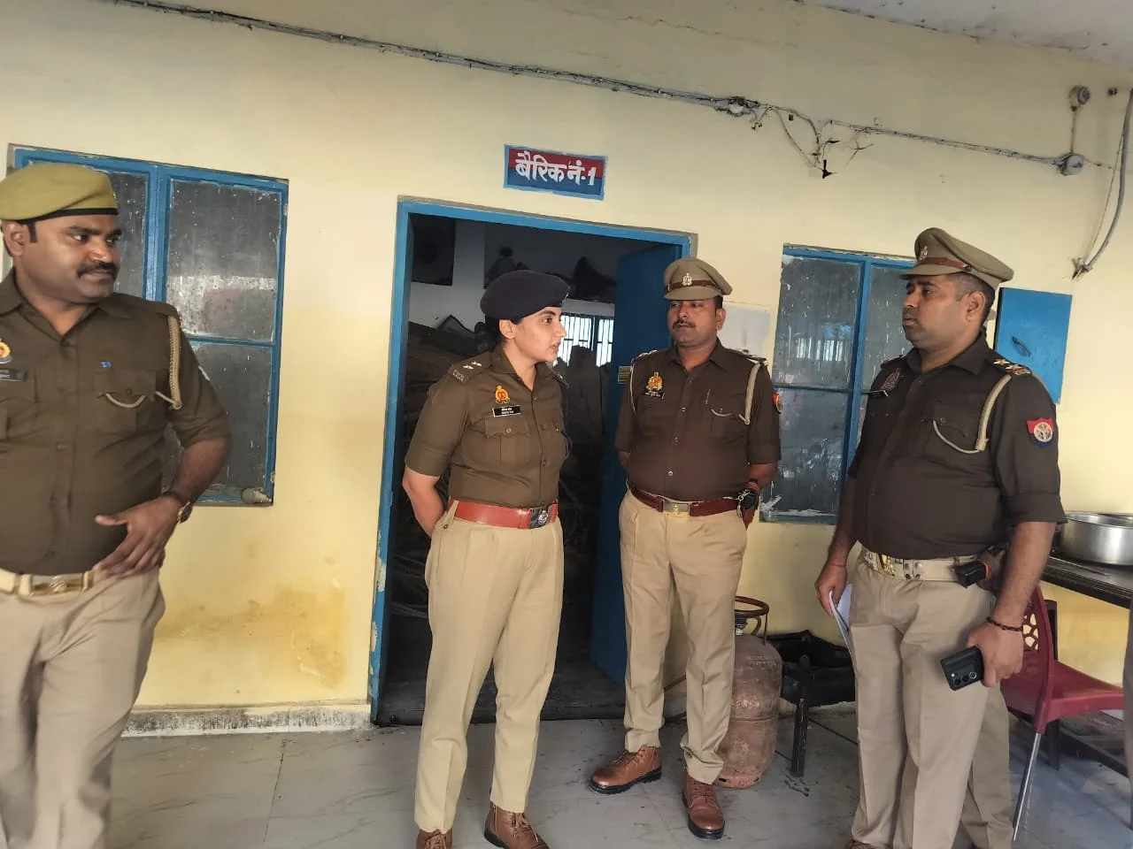 थाने में लंबित प्रार्थना पत्रों की समीक्षा करते हुए शीघ्र निस्तारण के निर्देश दिए गए