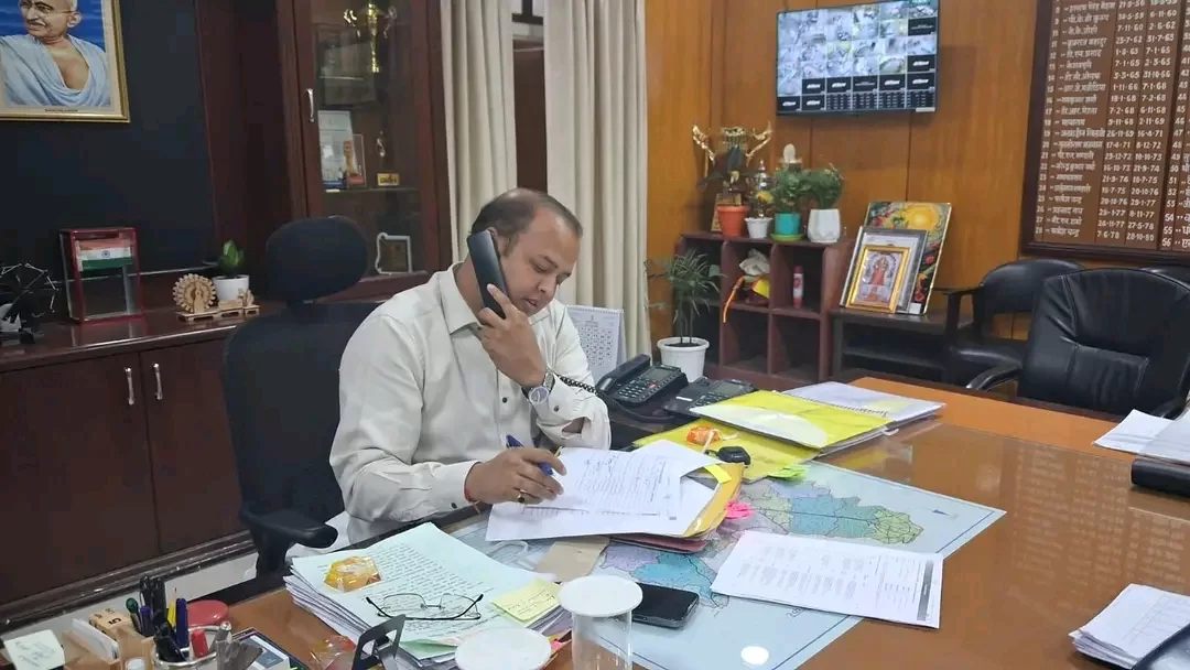 “हेलो, मैं जिला कलेक्टर सीकर बोल रहा हूँ”—कलेक्टर ने खुद सुनी आमजन की शिकायतें