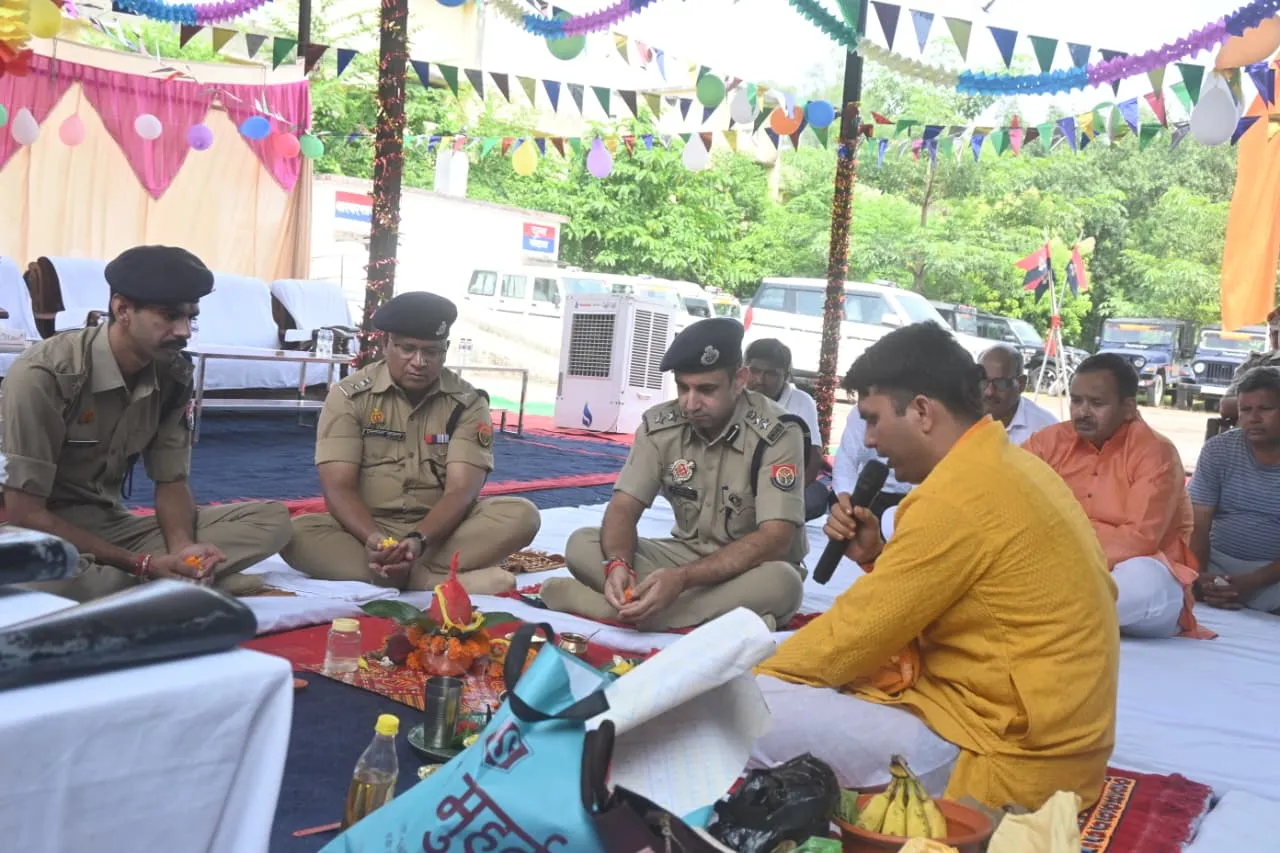 एसएसपी डॉ. अभिषेक महाजन ने शस्त्रों, वाहनों एवं शासकीय उपकरणों की पूजा कर दी शुभकामनाएं