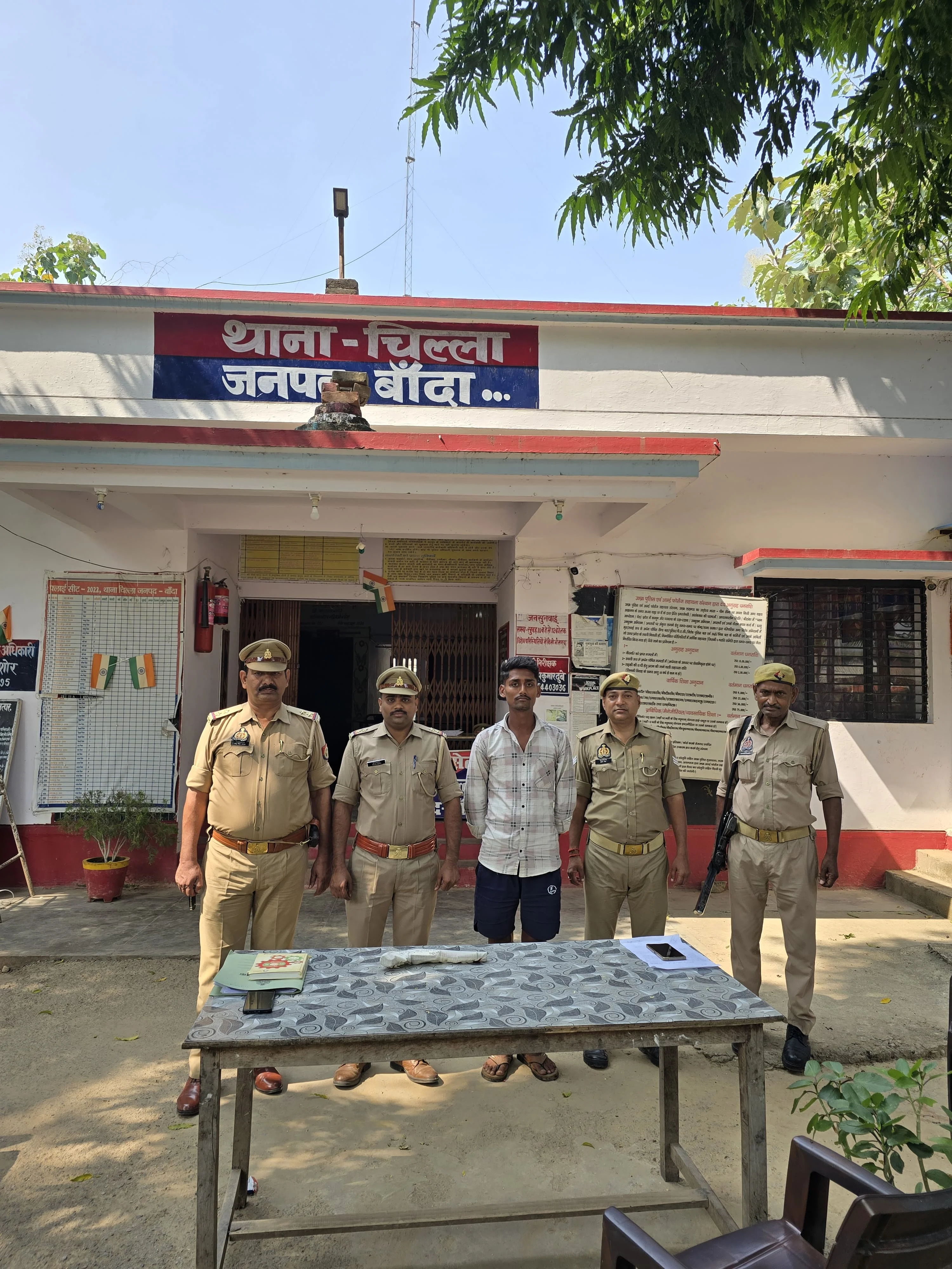 अवैध तमंचा और कारतूस के साथ युवक गिरफ्तार
