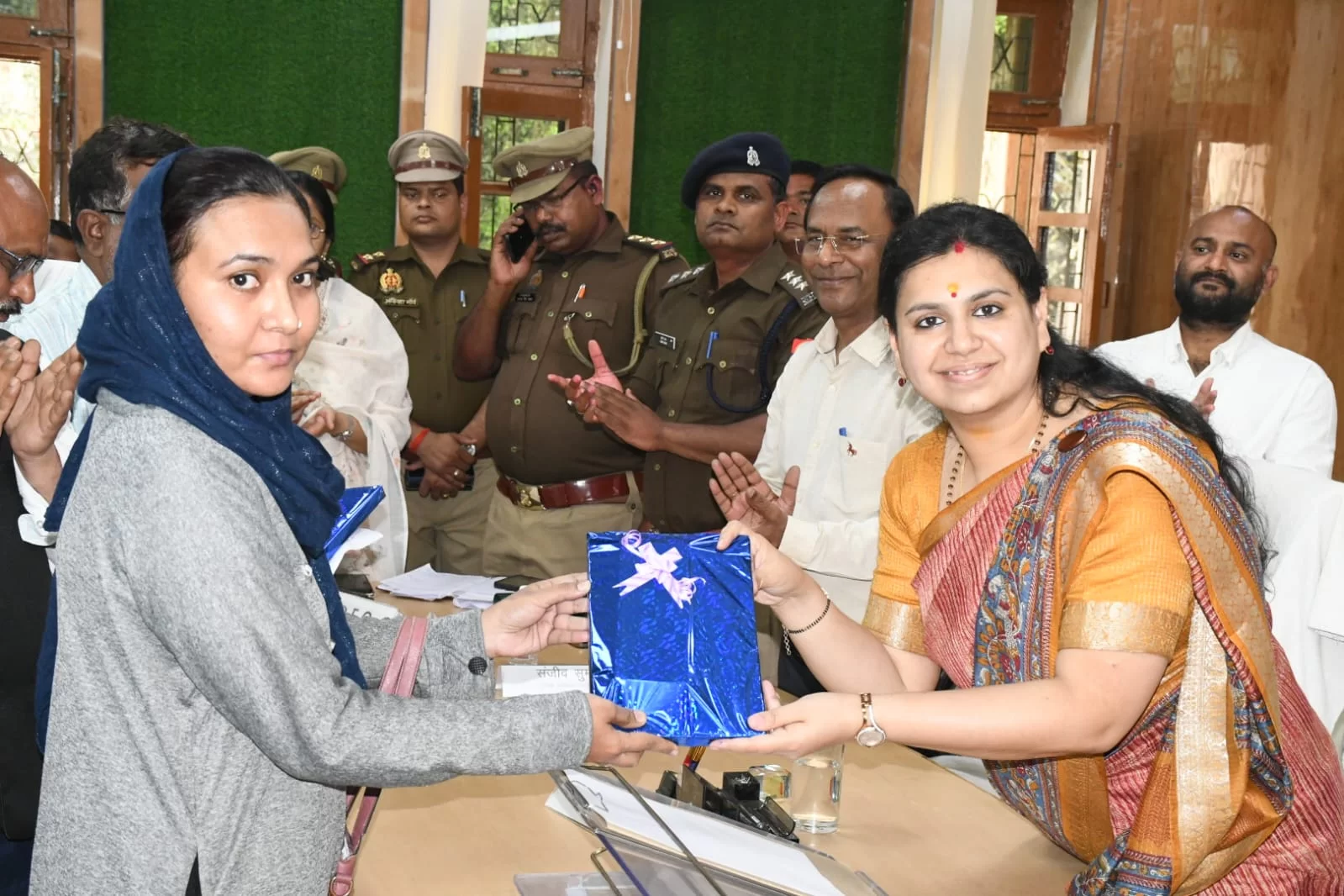 डीएम दिव्या मित्तल ने सुनीं जनसमस्याएं, 55 में से 16 मामलों का मौके पर निस्तारण