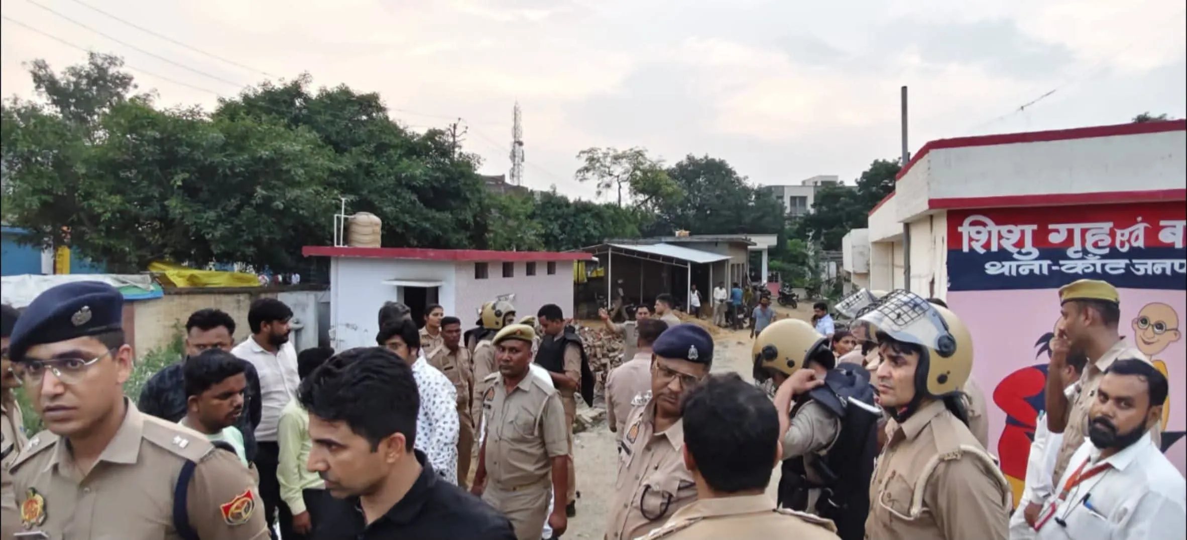 मां की चीखों और बहनों के दर्द ने सबको रुलाया