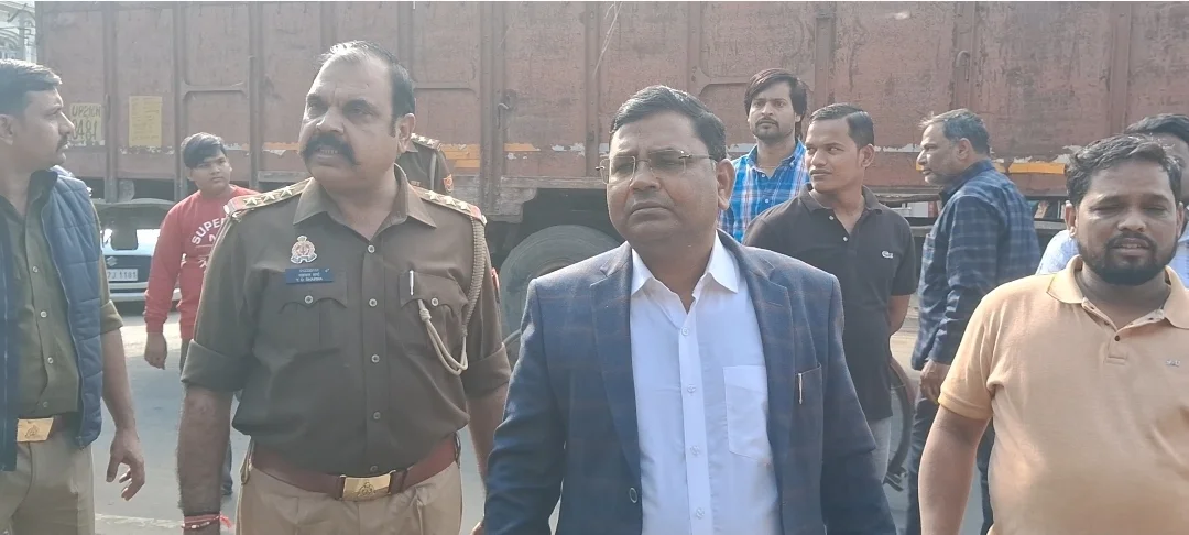 अतिक्रमण पर प्रशासन की कड़ी कार्रवाई, ₹53,000 का जुर्माना वसूला
