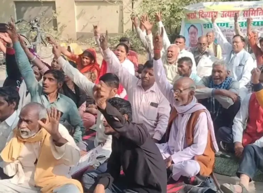 CMO कार्यालय पर भ्रष्टाचार और लाइसेंस धांधली के आरोप ;