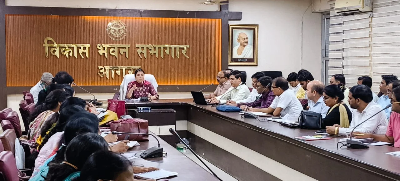 ग्रामीण स्वास्थ्य और पोषण को मजबूती देने को लेकर सीडीओ की अध्यक्षता में वीएचएसएनडी की समीक्षा बैठक