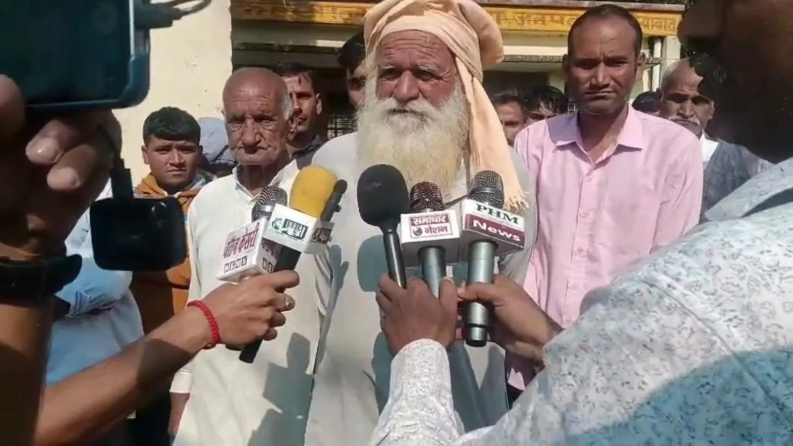 इलाज में लापरवाही और संसाधनों की कमी से ग्रामीण परेशान, जिम्मेदार विभागों पर उठे सवाल