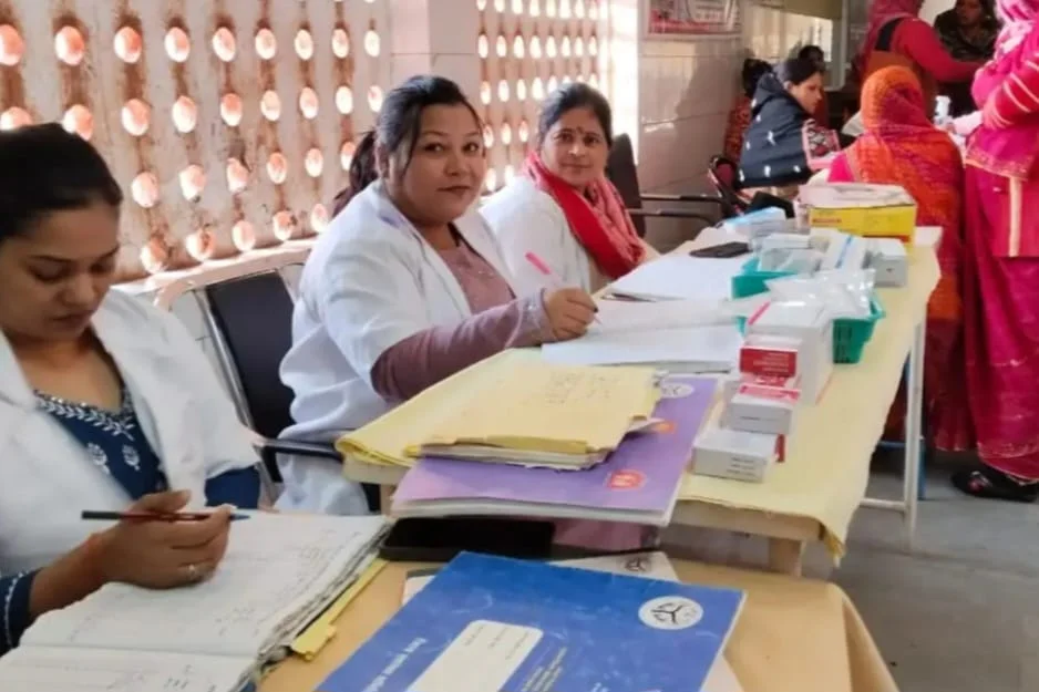 और दवाओं का वितरण