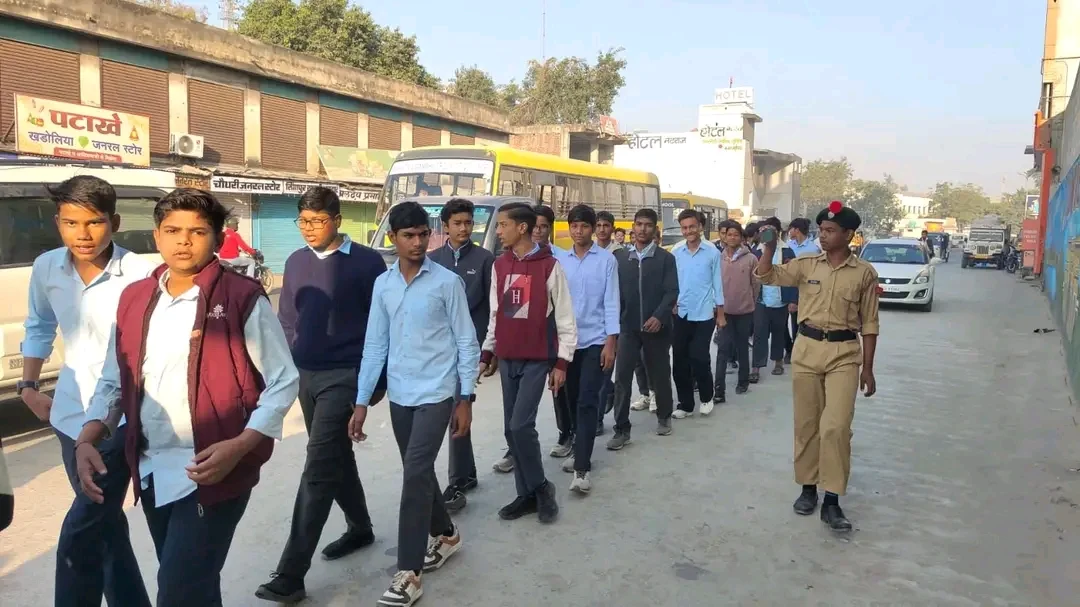 मुख्य न्यायिक मजिस्ट्रेट विकास कुमार स्वामी ने हरी झंडी दिखाकर किया रैली को रवाना