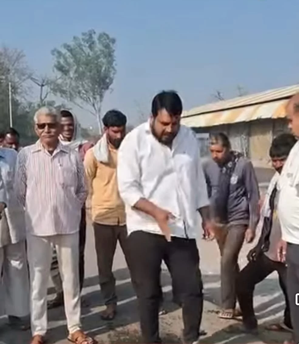 भाजपा नेता रिंकू राणा ने दी सड़क को मानक से बनाने की चेतावनी