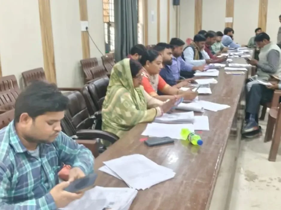 SDM ने व्यापारियों से फॉर्म जमा करने की अपील