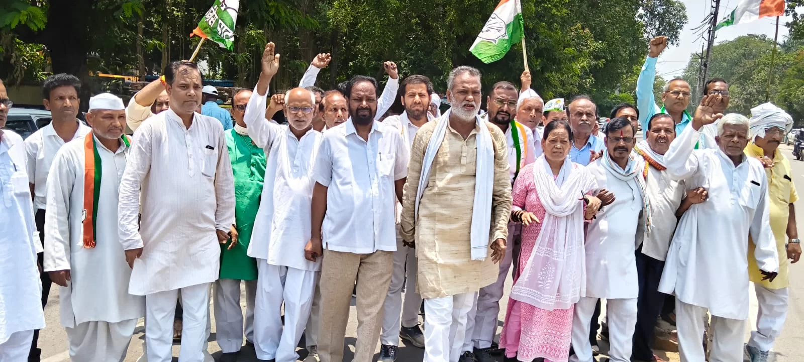 निष्पक्ष जांच की मांग को लेकर राज्यपाल के नाम सौंपा ज्ञापन