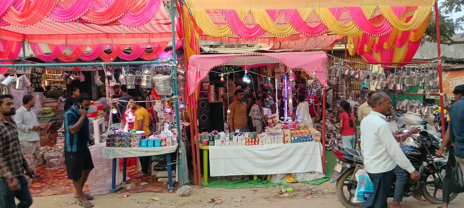 चांदी से लेकर कारों तक की हुई जोरदार खरीददारी