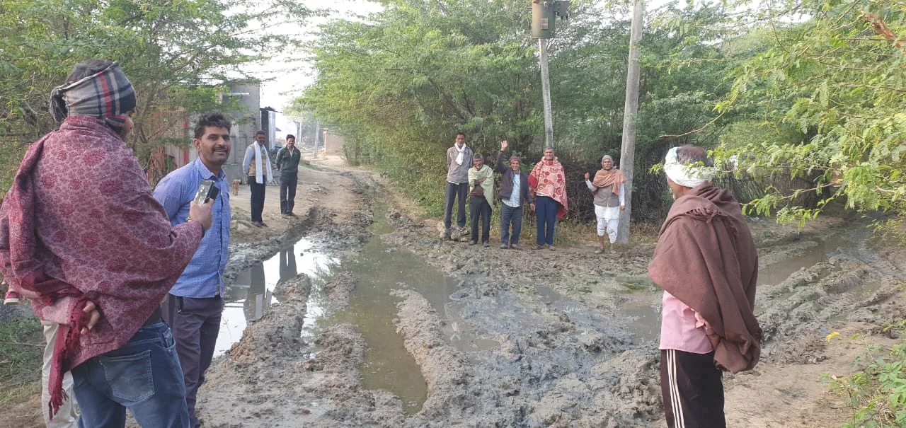 वर्षों की मांग पर आंख मूंद कर बैठा प्रशासन उपखंड देवली ओर पंचायत समिति उनियारा के खेल में अटके विकास कार्य.