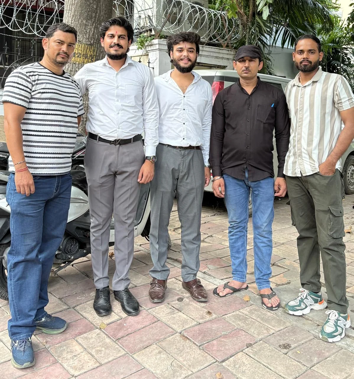 एड. आयुष कौशिक