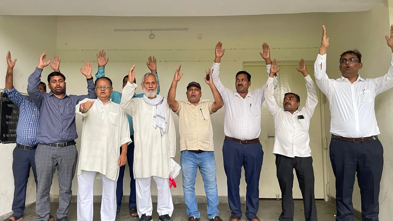 “उत्पीड़न नहीं सहेंगे, निजीकरण नहीं स्वीकार”—बिजलीकर्मियों का संकल्प गूंजा प्रदेशभर में