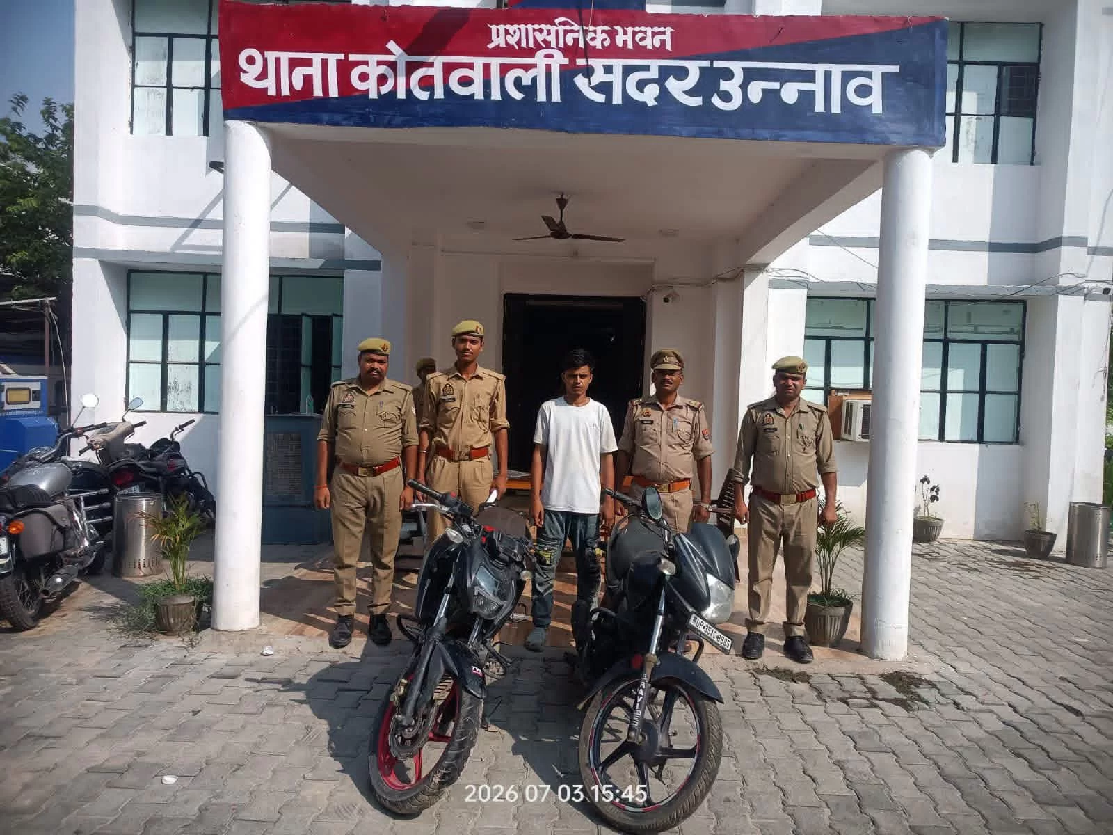 कोतवाली सदर पुलिस ने पैशन प्रो और अपाचे बाइक बरामद की