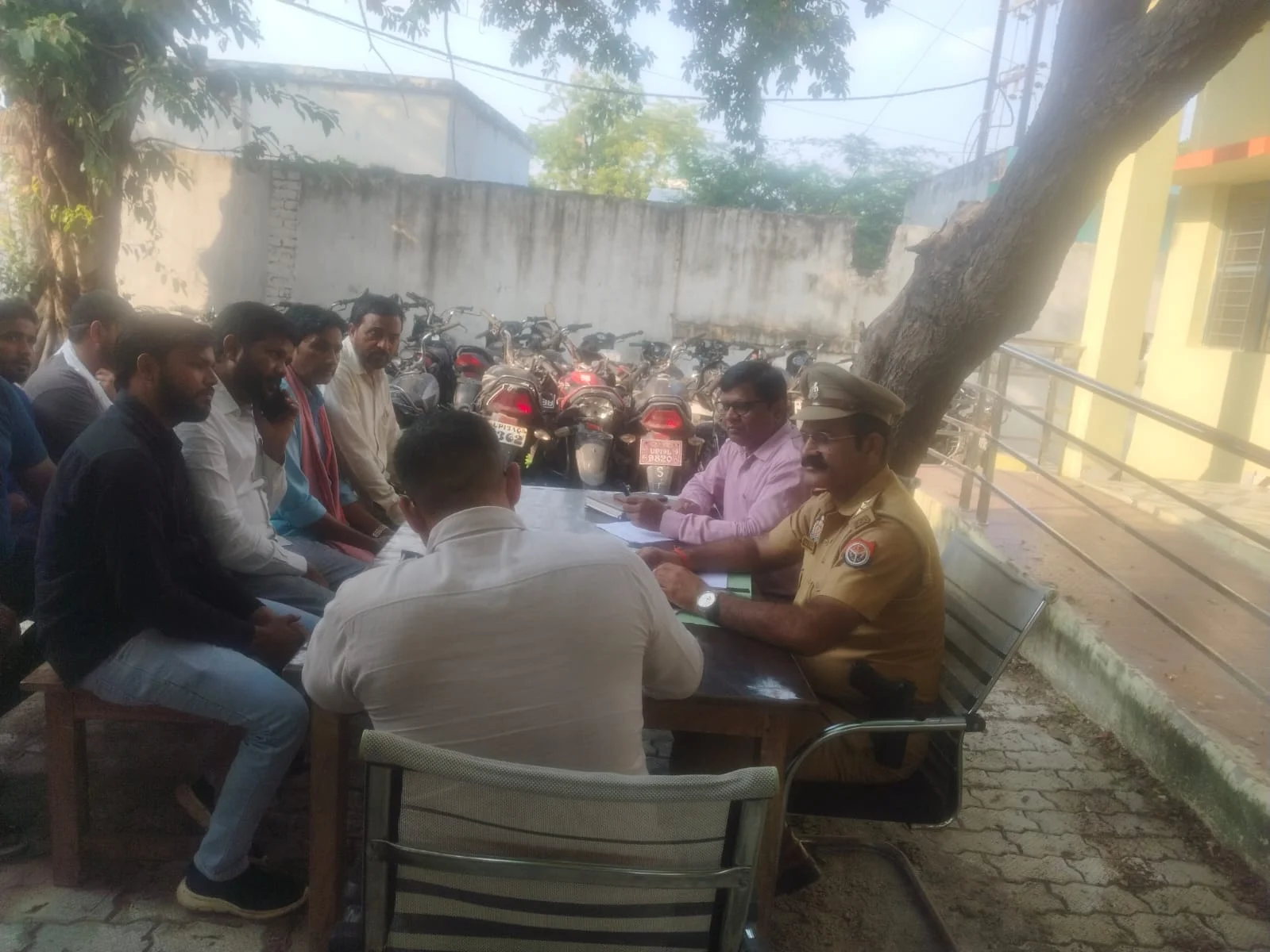 अछल्दा थाना, वाहन नीलामी, पुलिस अधीक्षक औरैया, नायाब तहसीलदार हरीकिशोर, थाना प्रभारी पंकज मिश्रा, लावारिस वाहन, दोपहिया नीलामी, बोली प्रक्रिया
