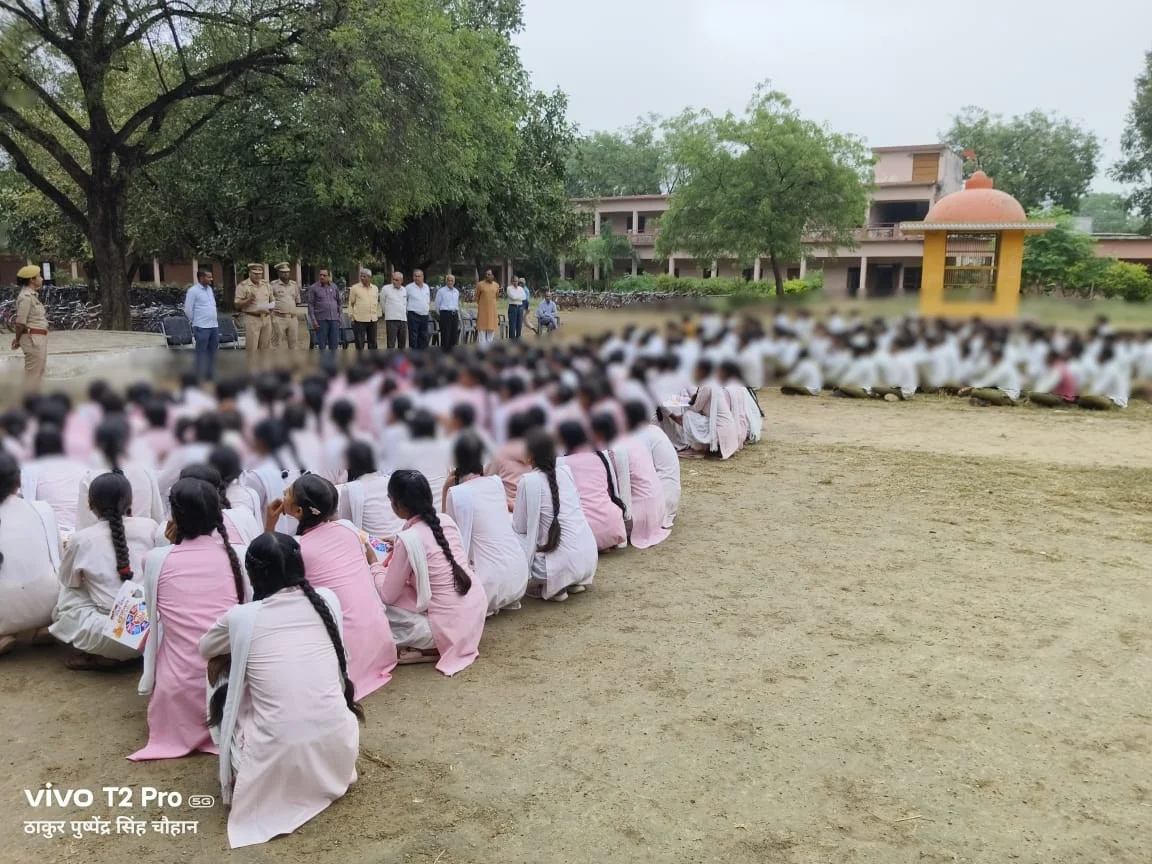 जनपद के विभिन्न थानों में चला विधिक जागरूकता अभियान