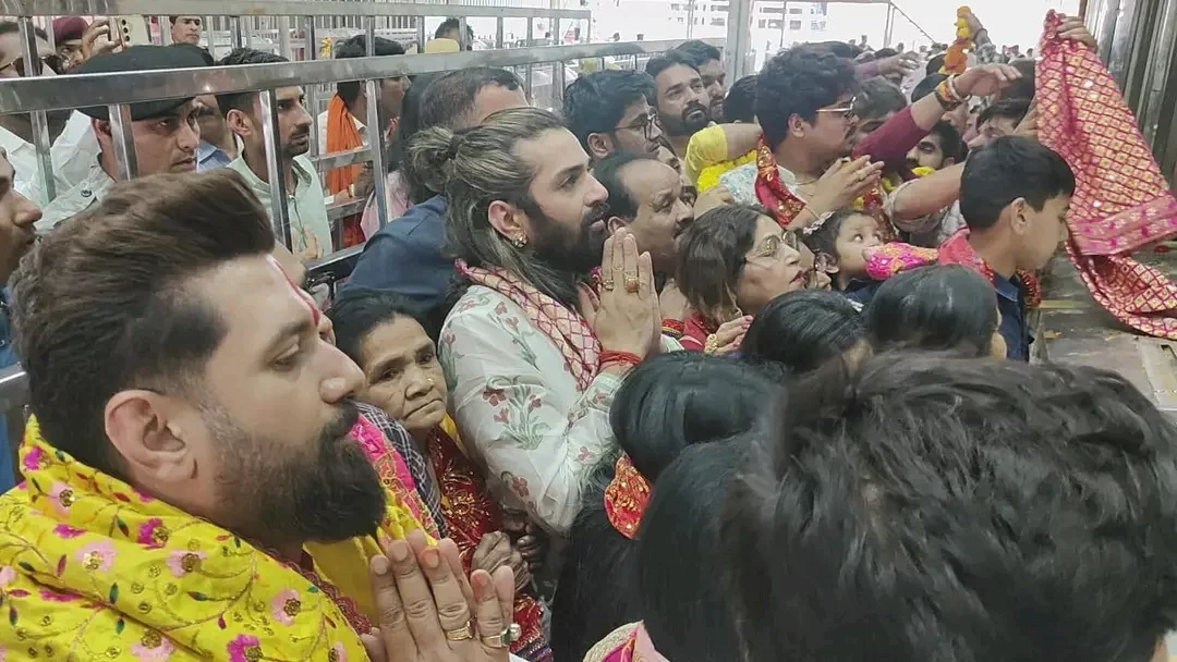 श्याम मंदिर कमेटी ने श्याम दुपट्टा ओढ़ाकर किया स्वागत