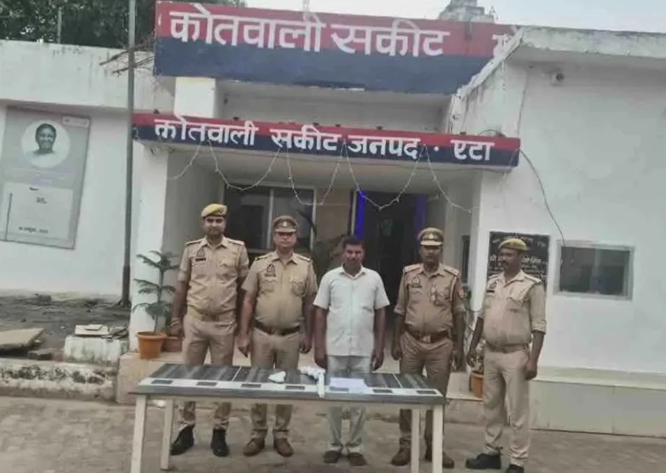 दो तमंचे और एक पोनिया बंदूक बरामद, केस दर्ज
