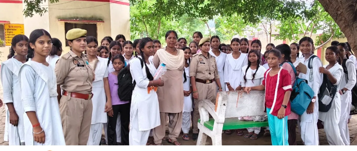 बालिकाओं को किया जागरूक