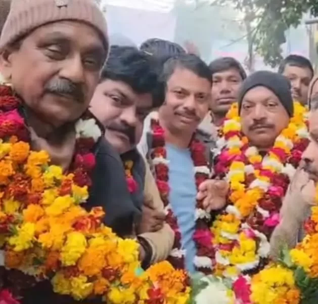 एटा बार एसोसिएशन अध्यक्ष बने संतोष कुमार