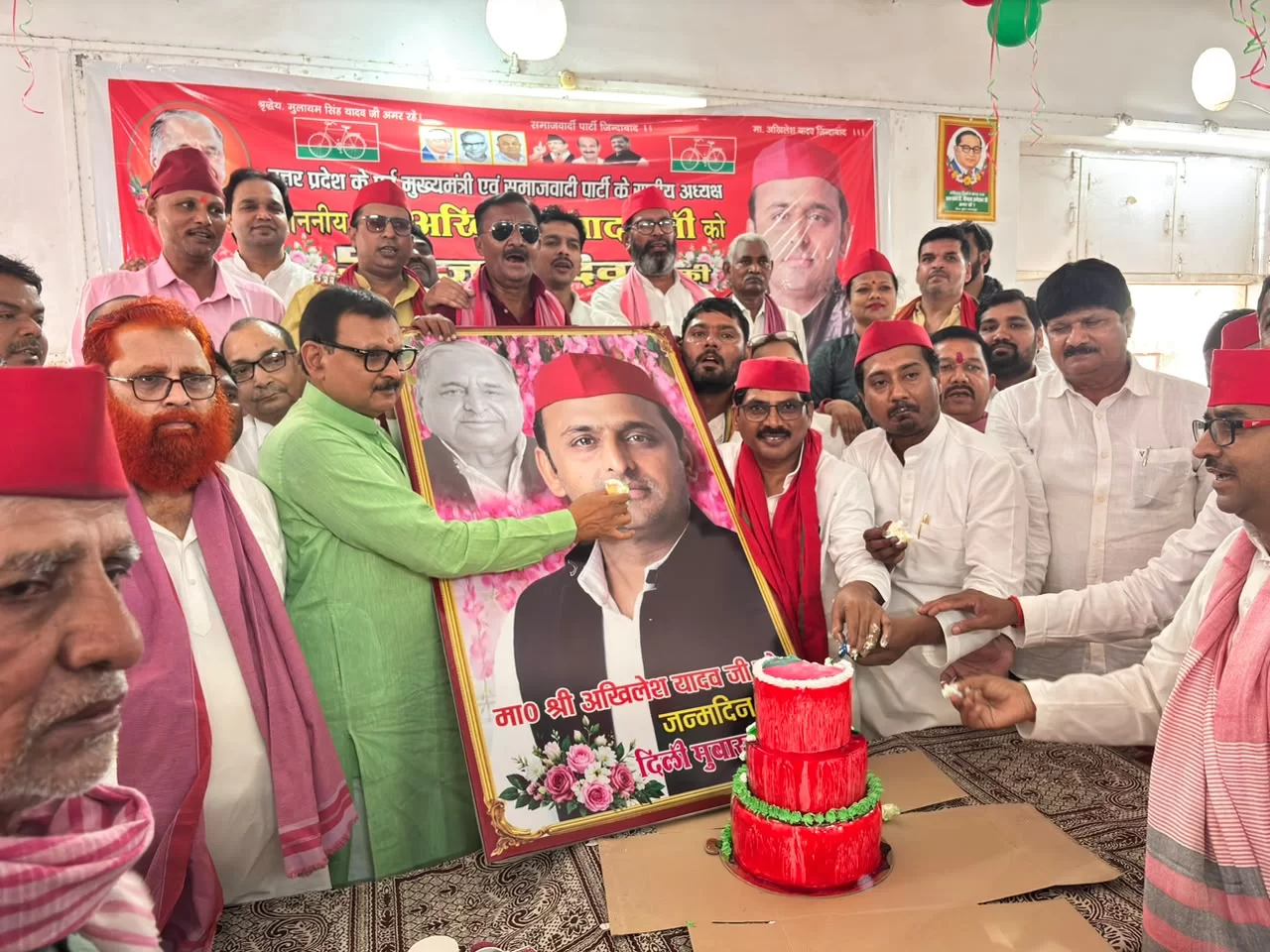 वृक्षारोपण किया, 2027 के चुनाव के लिए कार्यकर्ताओं से जनता के बीच जाने का आह्वान