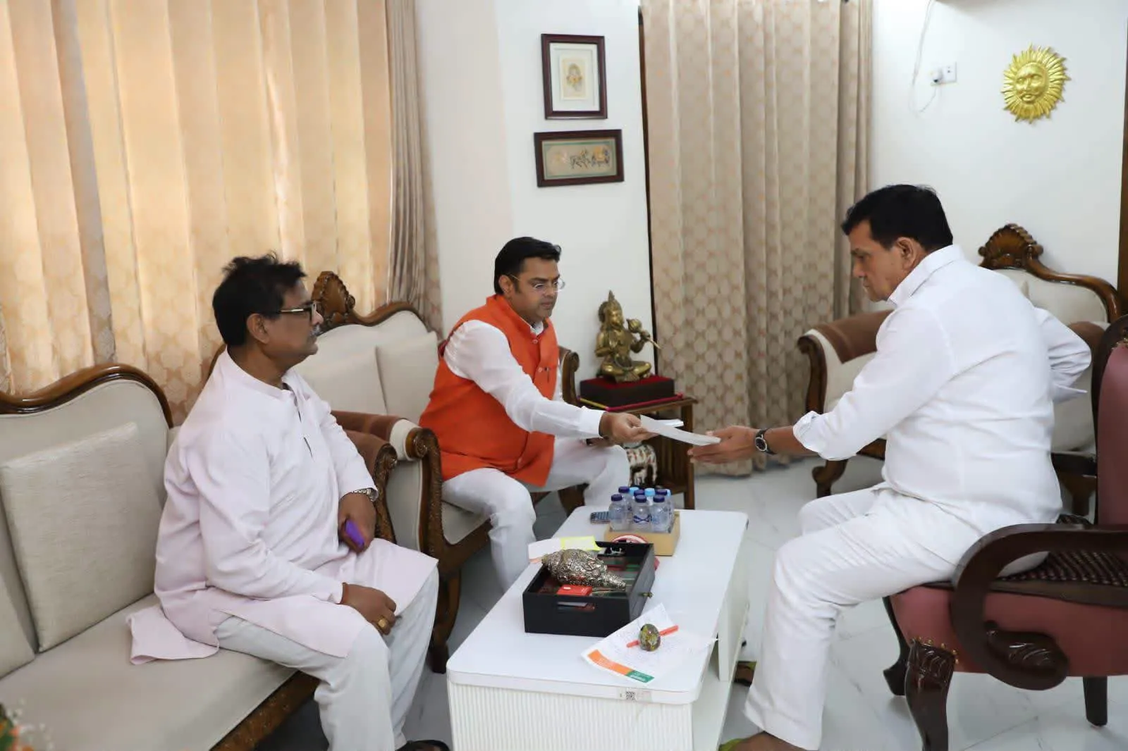 विधायक विनय वर्मा की मांग पर ऊर्जा मंत्री ए.के. शर्मा ने दी तत्काल स्वीकृति