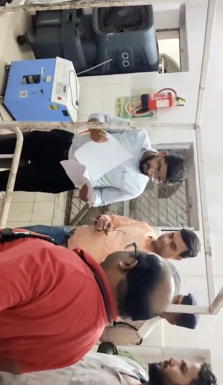 आयुष जैन का औचक निरीक्षण सामुदायिक स्वास्थ्य केंद्र में मिली कमियां स्टाफ को लगाई फटकार