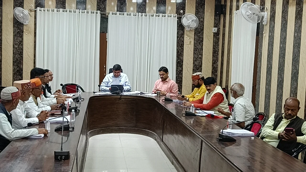 औद्योगिक विकास की गति बढ़ाने पर जोर, विभागों को पारदर्शी और समन्वित कार्यशैली अपनाने के निर्देश