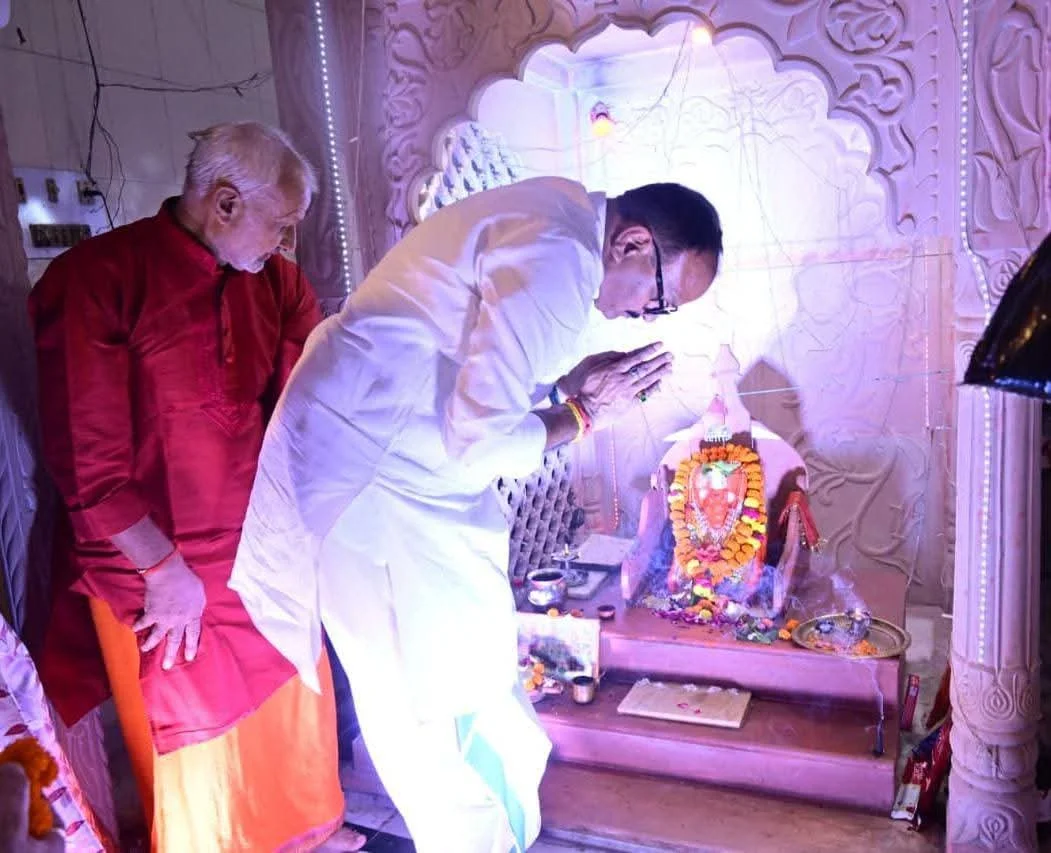 भक्ति और उल्लास से सराबोर गणेश उत्सव के छठे दिन गणेश भवन अलीगंज में विशेष आयोजन हुआ