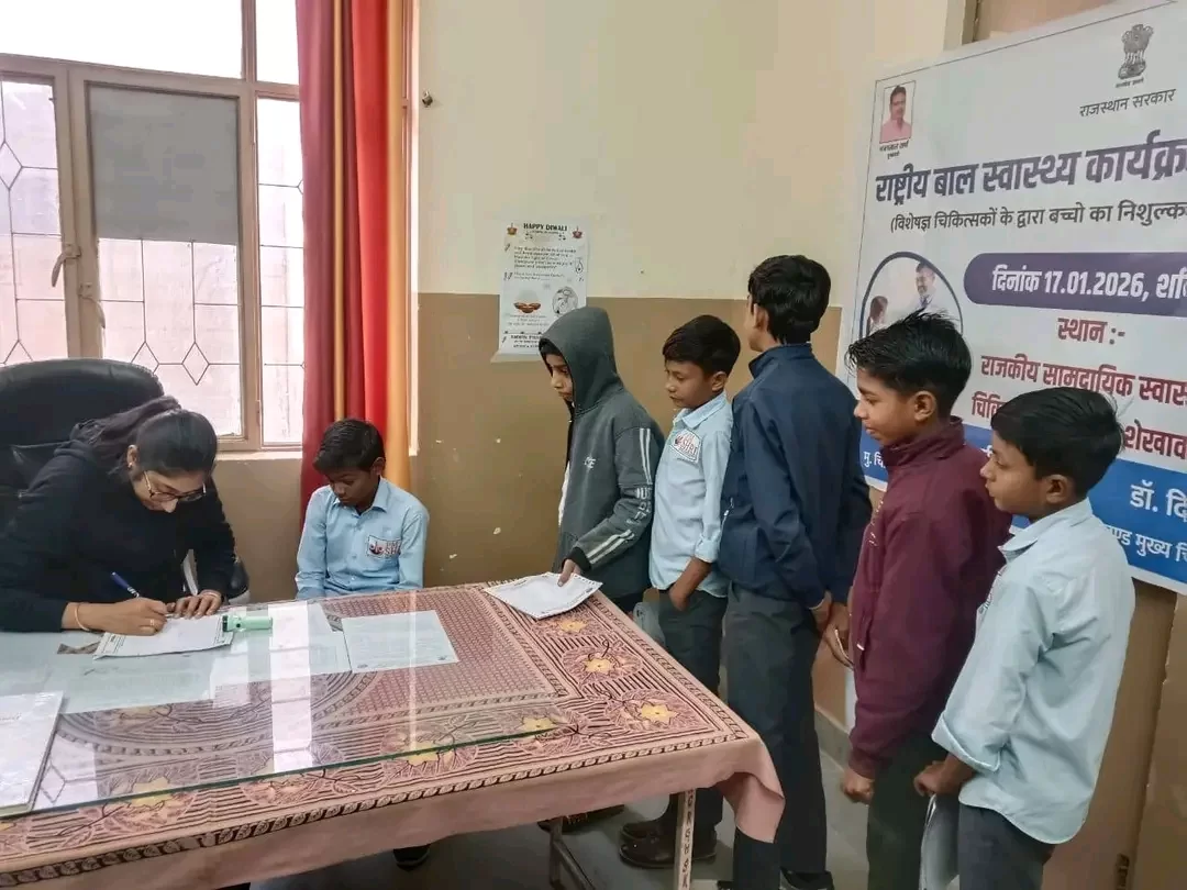 जीणमाता व रामगढ़ सेठान सीएचसी में विशेषज्ञ चिकित्सकों ने दी सेवाएं, 12 बच्चे रेफर