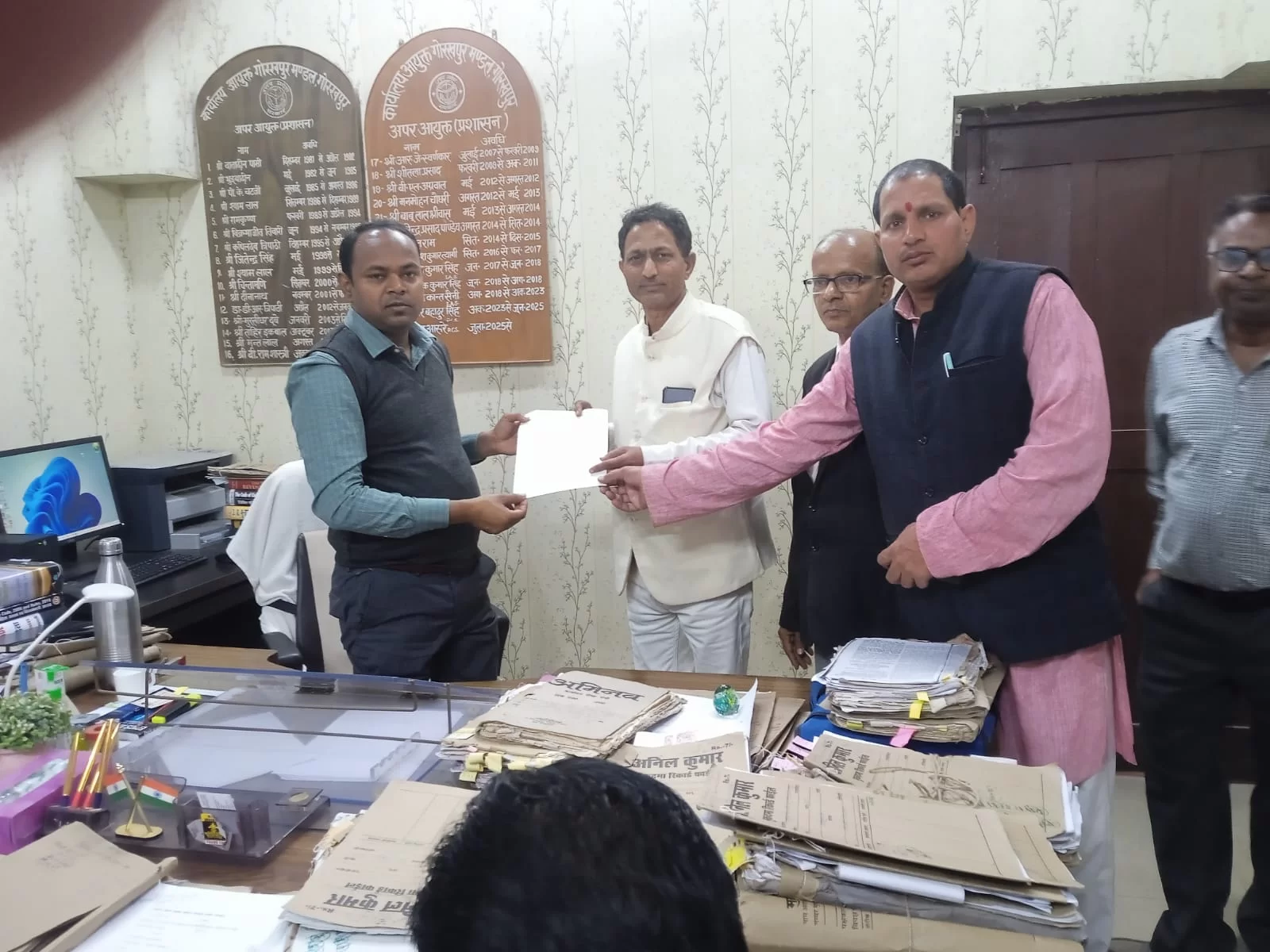 कैशलेस सुविधा, सम्मानजनक मानदेय और एमएलसी चुनाव में मतदान अधिकार की मांग
