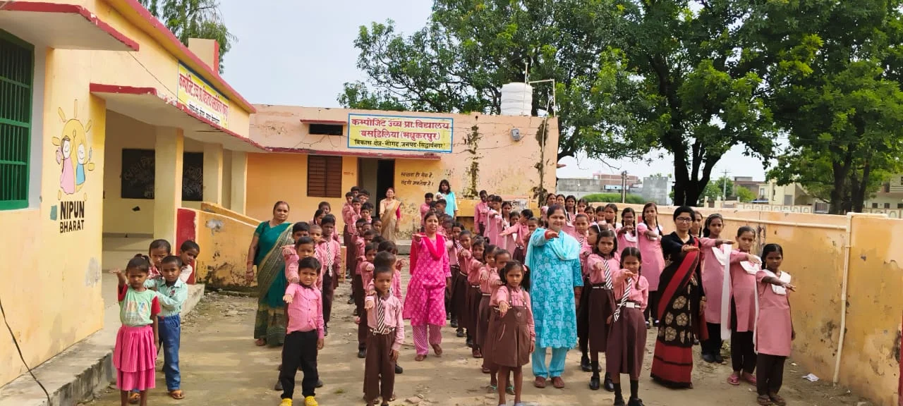 “1 लाख से अधिक छात्र-छात्राओं ने लिया पंच संकल्प, सिद्धार्थनगर ने रचा इतिहास”