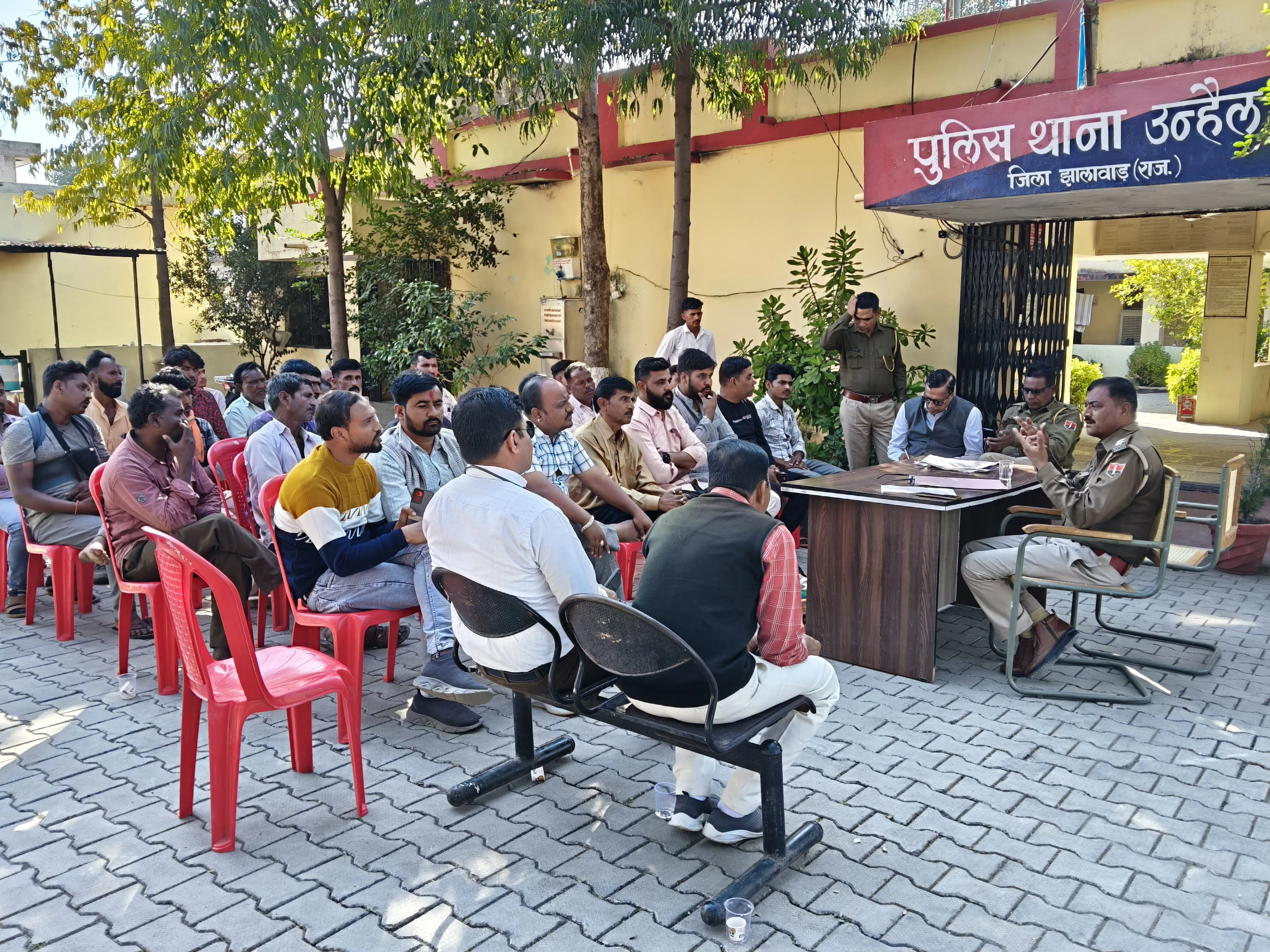 उन्हेल थाने में जन-कल्याणक महोत्सव को लेकर सीएलजी बैठक संपन्न | सुरक्षा व साइबर जागरूकता