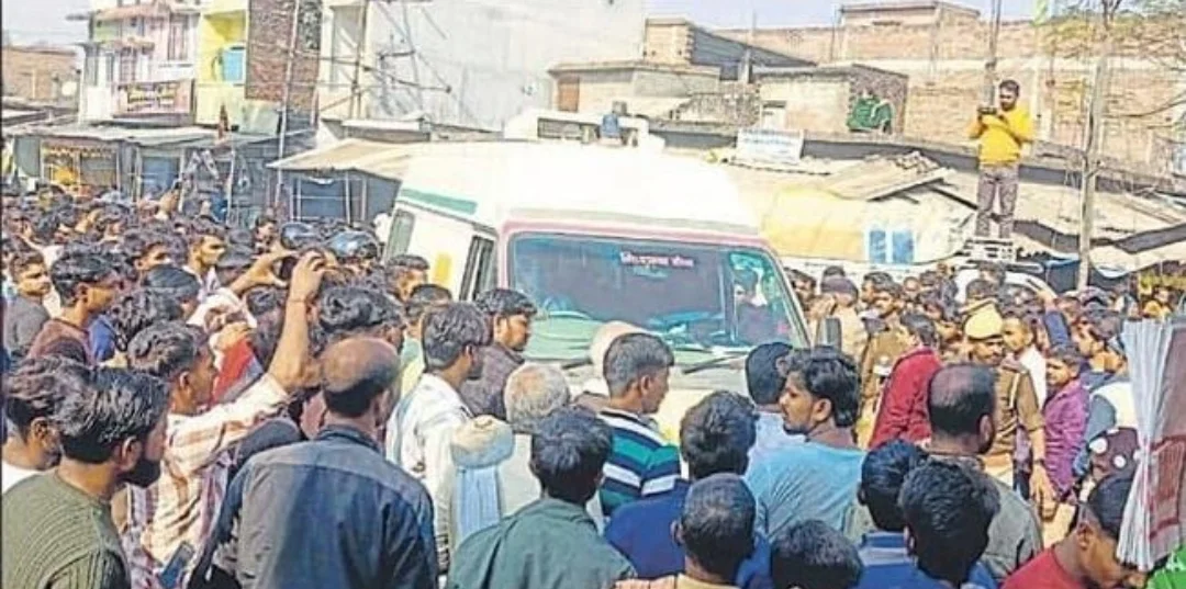 पुलिस पर पक्षपात के आरोप से भड़का आक्रोश सड़क जाम