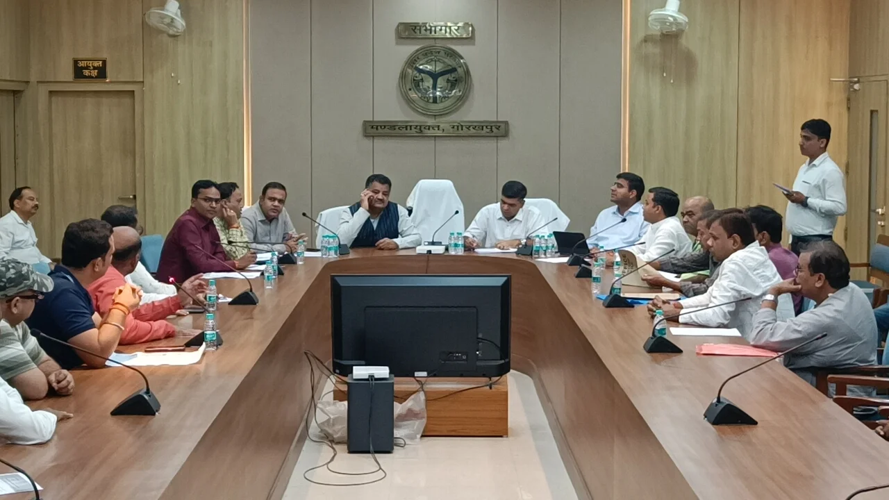 प्रभावितों को मिलेगा न्यायपूर्ण मुआवजा, पारदर्शिता और समयबद्धता पर मंडलायुक्त ने दिया जोर