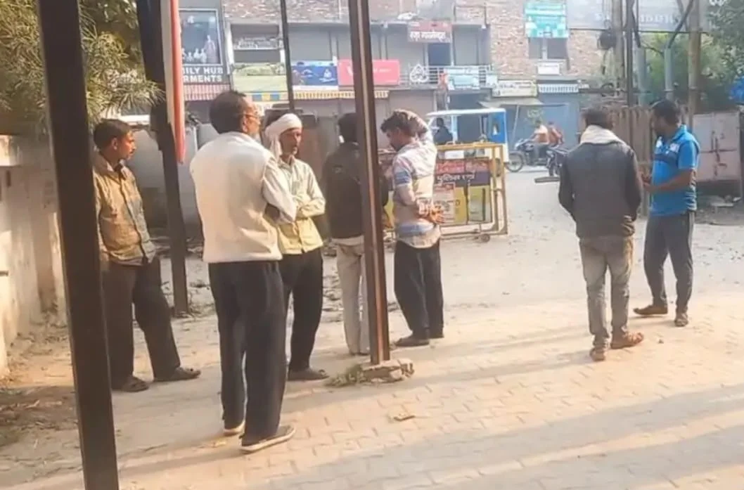 परिवार ताउ के फंक्शन में गया था