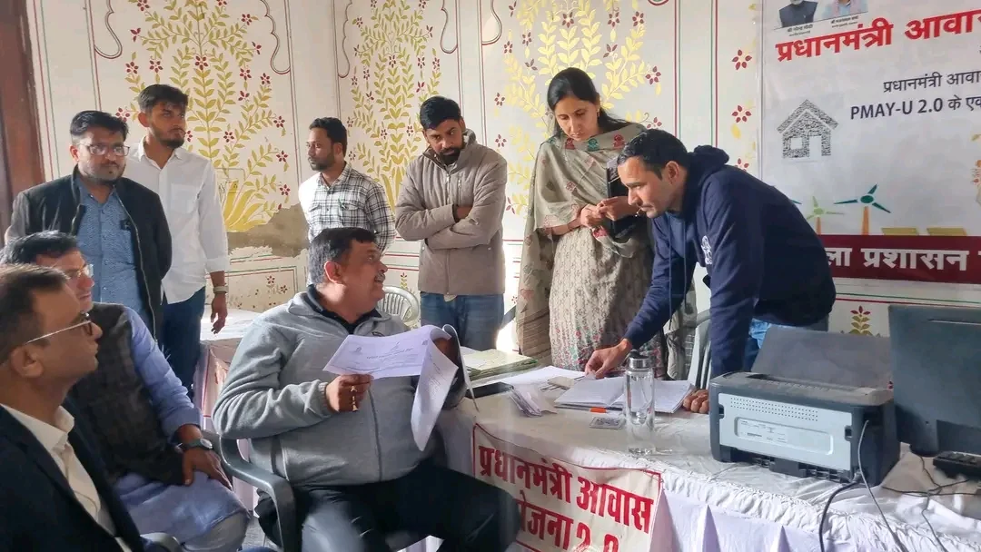 बिना गाड़ी-एस्कॉर्ट पहुंचे मंत्री, अव्यवस्थाओं पर जताई कड़ी नाराजगी