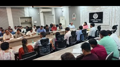 डीएम ने निष्क्रिय आशाओं पर कार्रवाई न करने पर डीपीएम को लगाई फटकार, दिए सख्त निर्देश