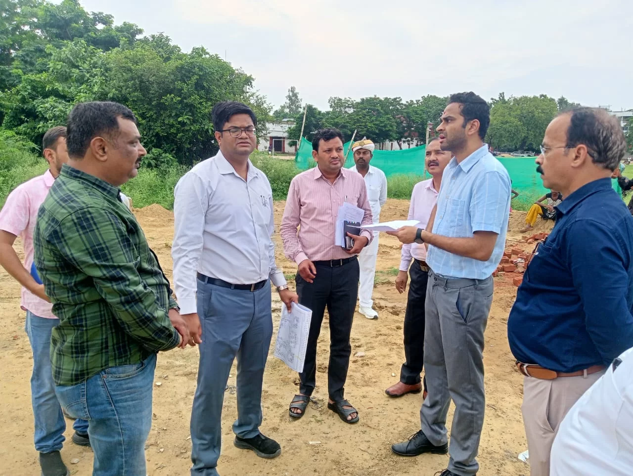 लापरवाही पर होगी सख्त कार्रवाई : डीएम