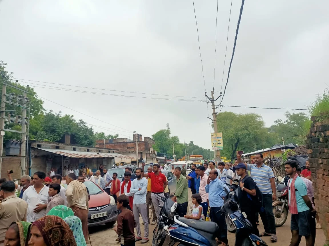 ग्रामीणों और परिजनों ने खुद संभाला तलाश का जिम्मा, मंत्री और प्रशासनिक आश्वासनों के बावजूद नहीं पहुंची बचाव टीम