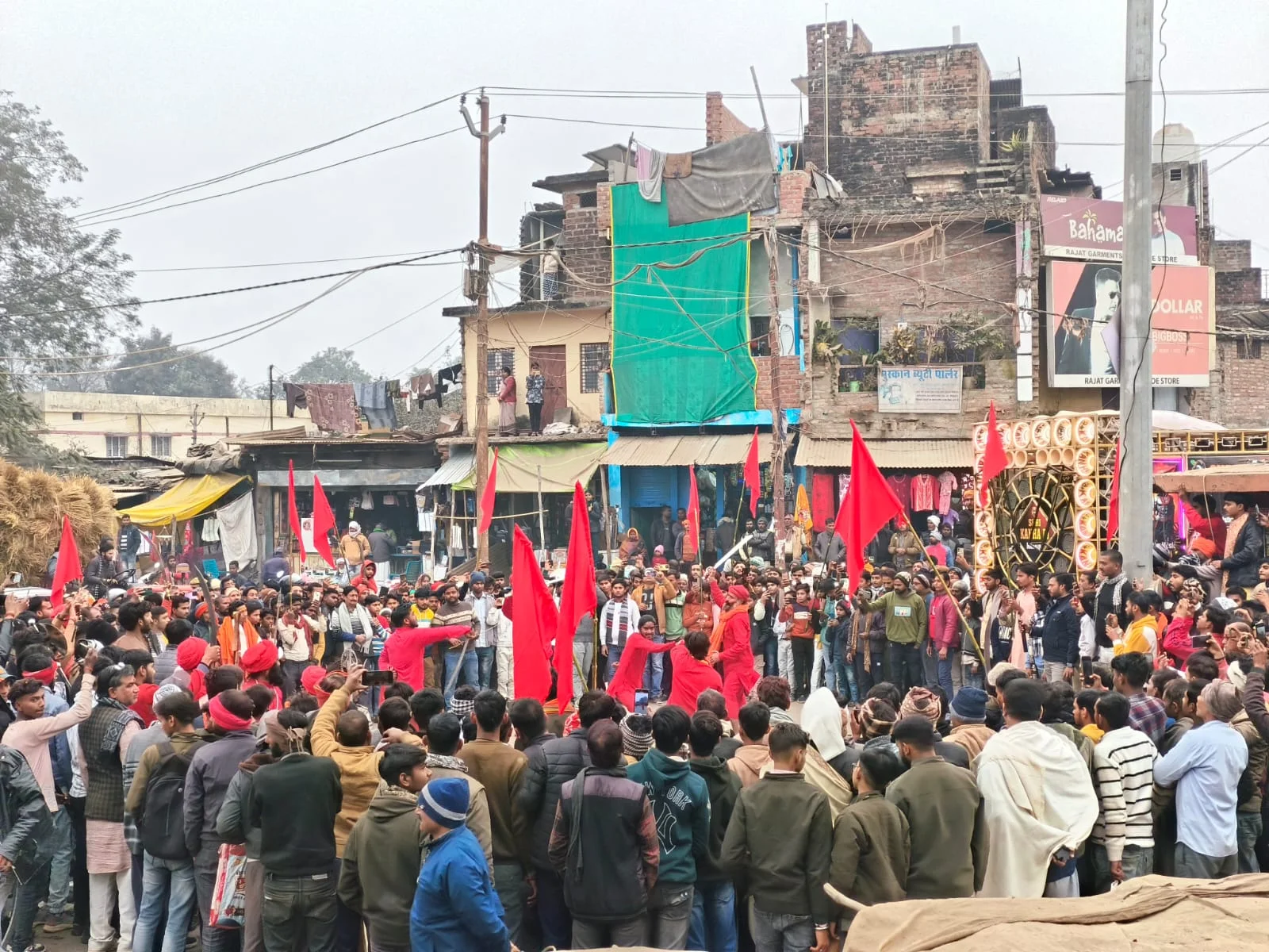 रामलीला मैदान से निकली भव्य शौर्य रैली,शस्त्र प्रदर्शन देख दंग रह गए लोग