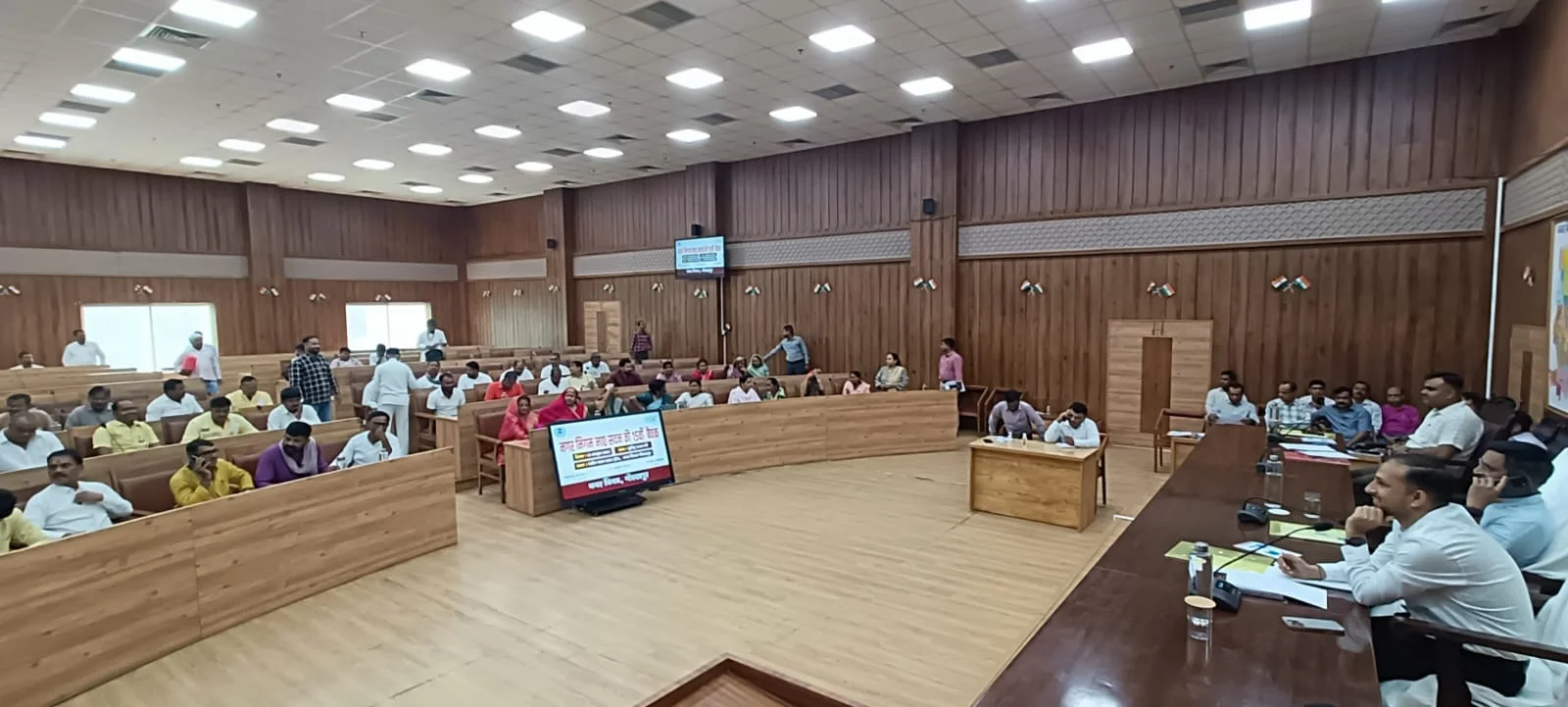 बैठक में म्यूनिसिपल बॉन्ड, संपत्ति कर छूट, ई-वाहन चार्जिंग और शहर विकास के अन्य प्रस्ताव मंजूर