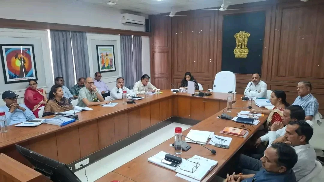 सम्पर्क पोर्टल के लंबित प्रकरणों के शीघ्र निस्तारण