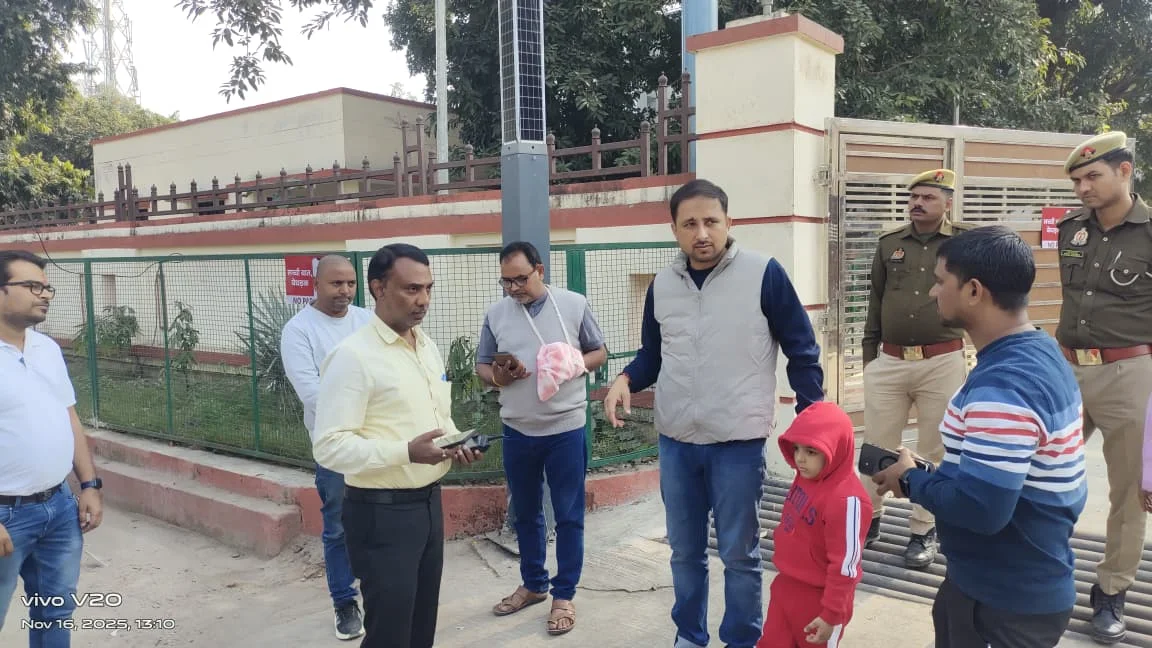शास्त्री चौक की गंदगी के तत्काल निस्तारण के निर्देश, पौधारोपण और कूड़ा निस्तारण व्यवस्था में सुधार पर जोर