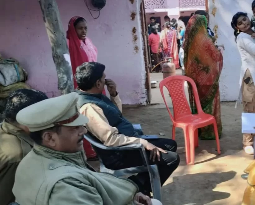 एटा के राया गांव में नाबालिग की शादी रुकवाई गई