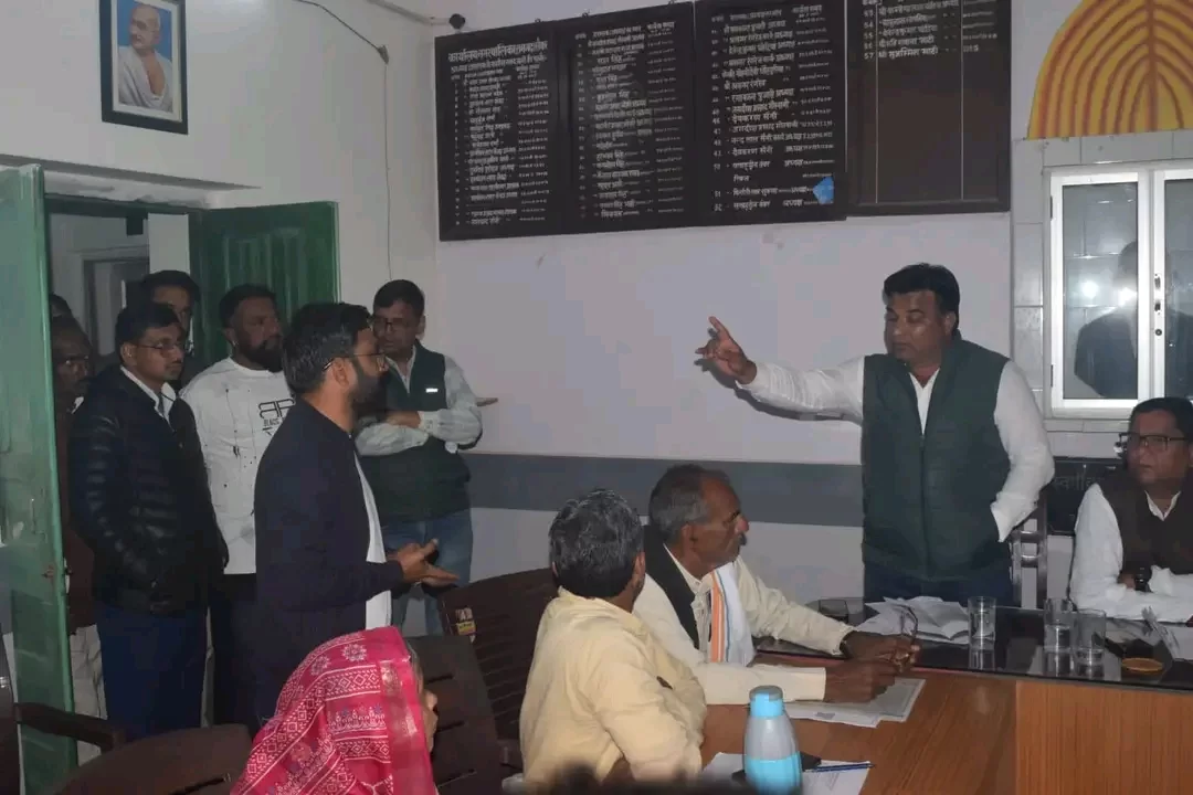 तीखी नोंकझोंक, सीवरेज व भ्रष्टाचार के आरोपों से गरमाया सदन