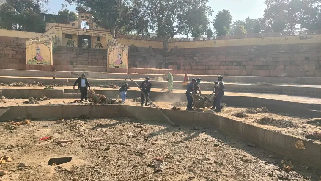 भारत स्काउट गाइड व नगर परिषद के संयुक्त प्रयास से चला सफाई अभियान, आमजन से तालाब को स्वच्छ रखने की अपील