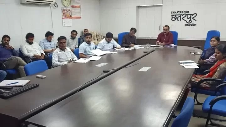 नौकरी बचाने की जंग छतरपुर जिले ले 3100 शिक्षको को देनी होगी पात्रता परीक्षा